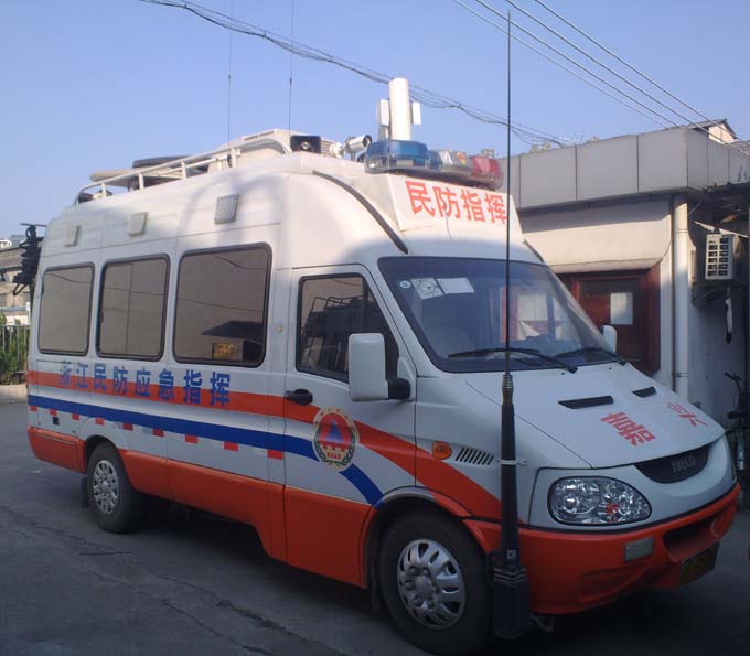 依维柯通讯指挥车